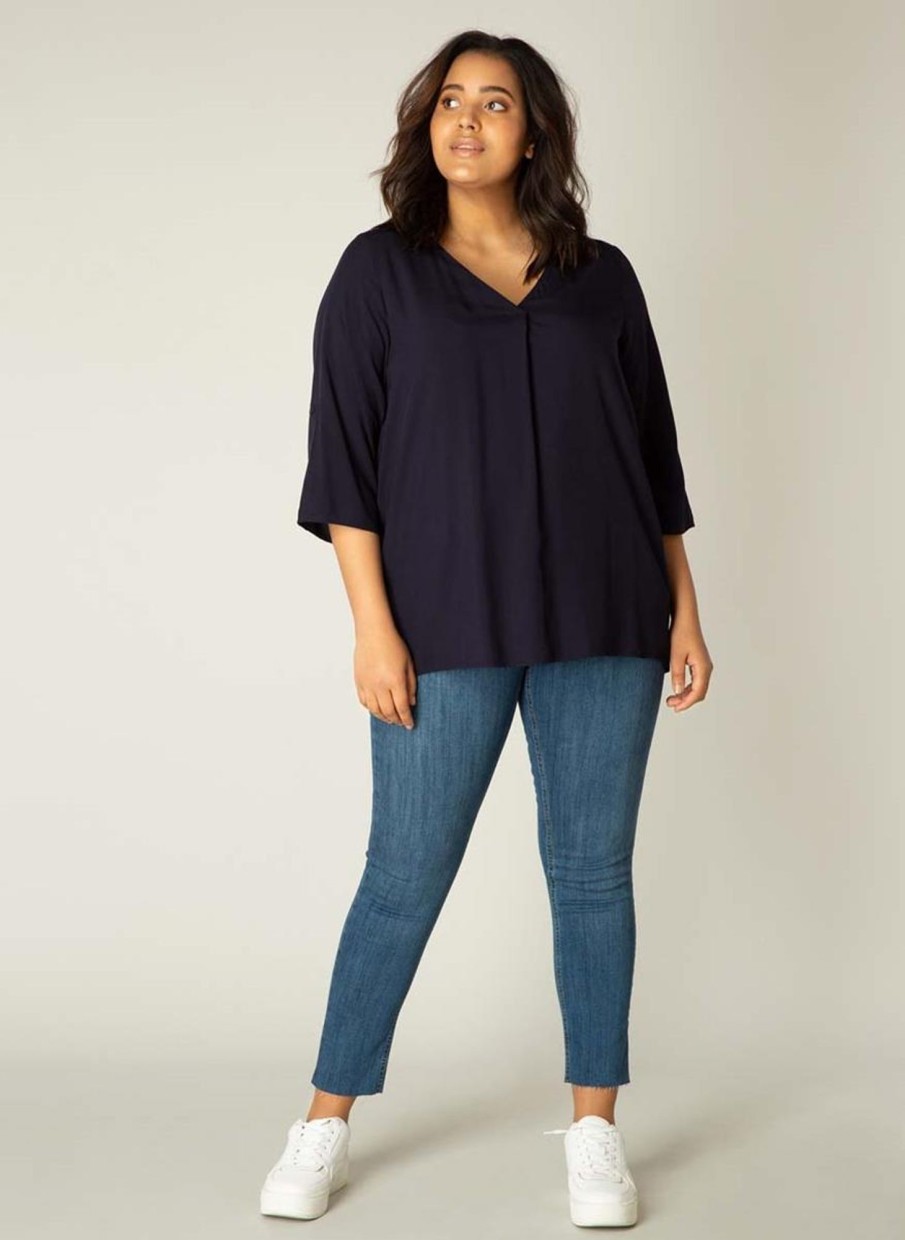 Base Level Curvy | Base Level Curvy Base Level Curvy Blouse Airene 012 Dark Blue