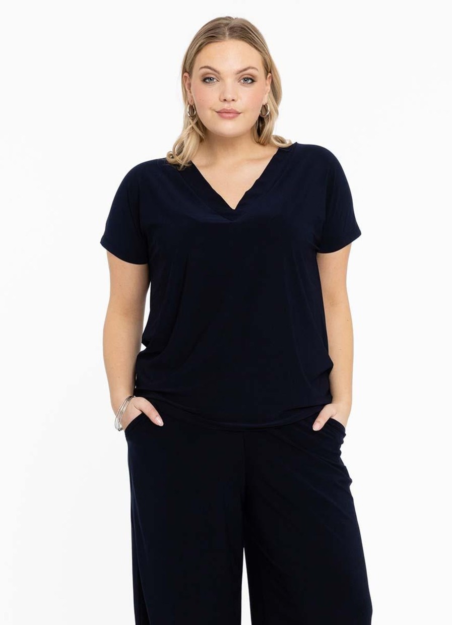 Yoek Basics | Yoek Yoek Shirt Double V-Neck Dolce B4124 - 230 Navy